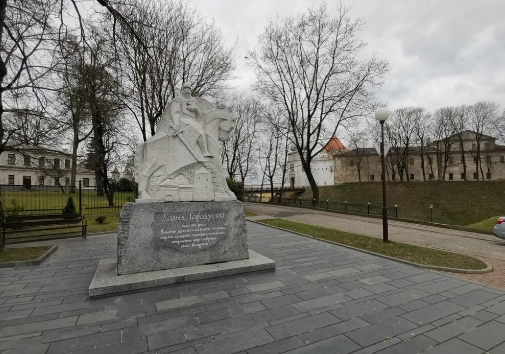 Что скрывает 9-тонный Памятник Давыду Городенскому в Гродно
