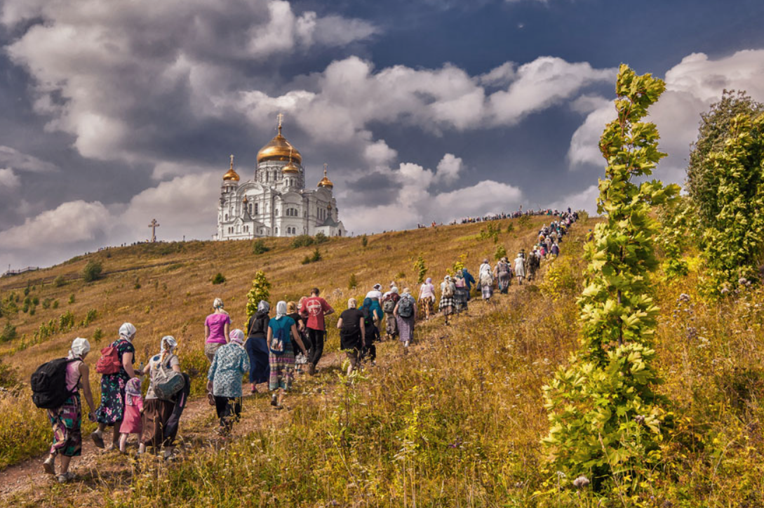 Паломнические маршруты и религиозные фестивали в Беларуси