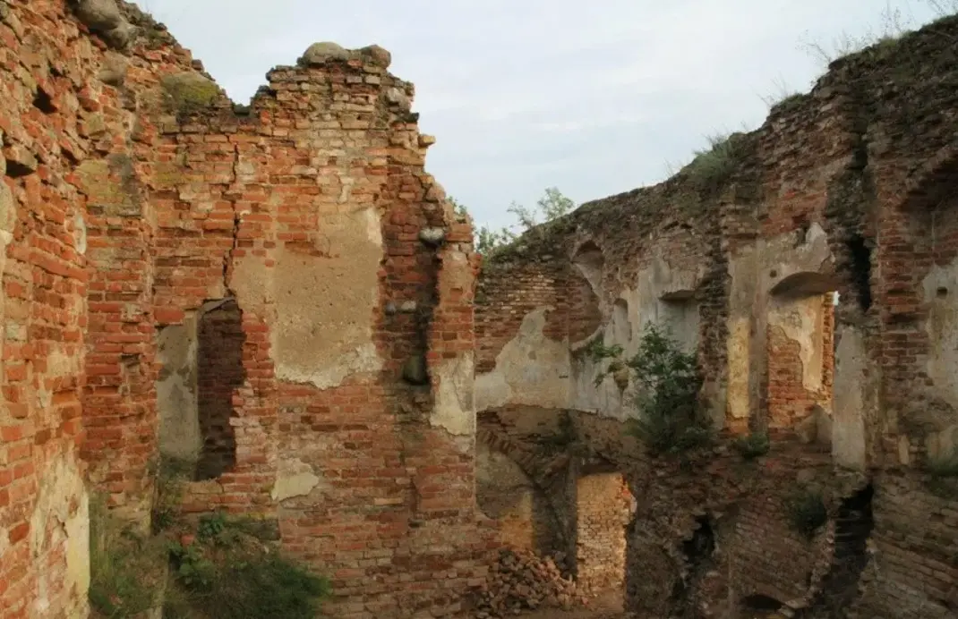 Гольшанский замок - Белый замок, призраки и несчастная панночка