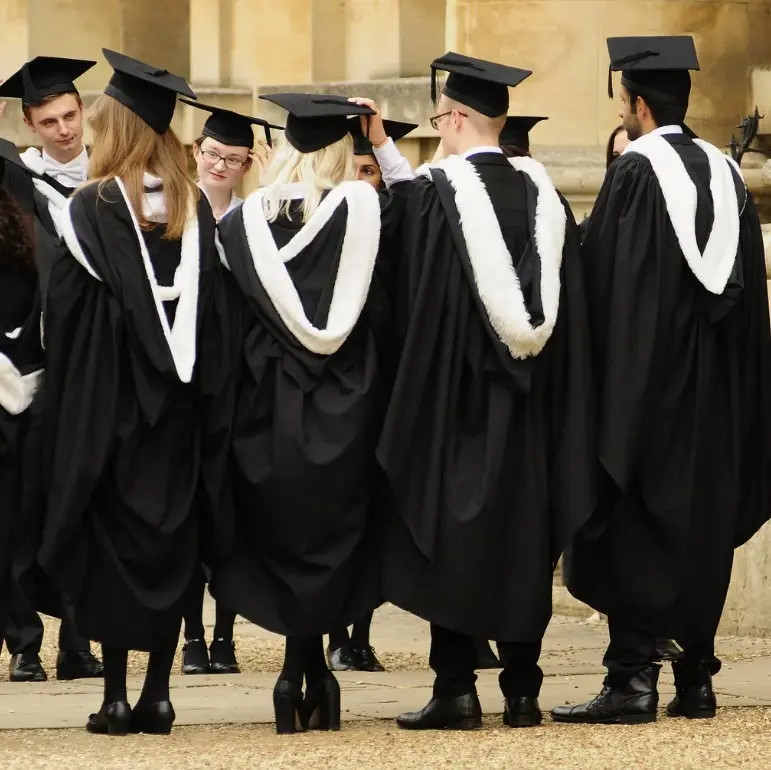 Изучаем виды мантий в разных странах мира - история и символика Изучаем виды мантий в разных странах мира - история и символика