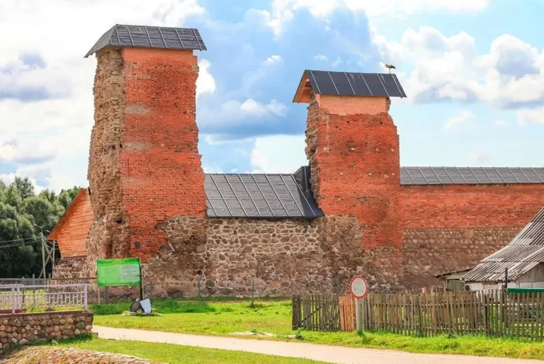 Какой замок самый старый в Беларуси