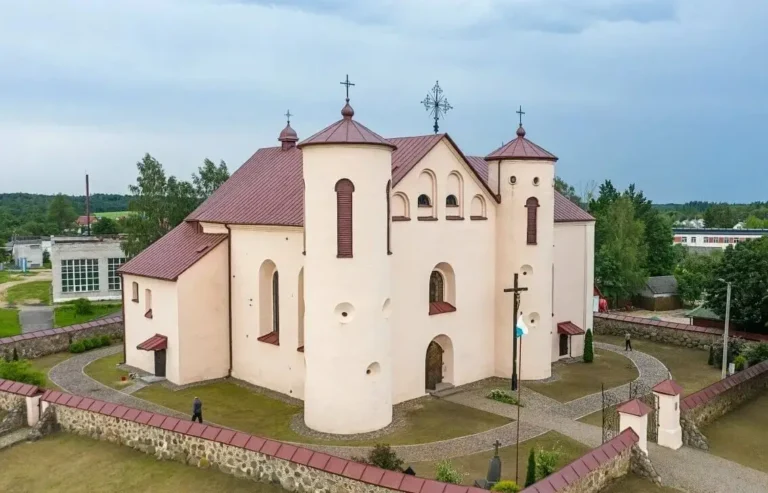 Костел святого Иоанна Крестителя в Камаях - Защитник от вражеских атак.