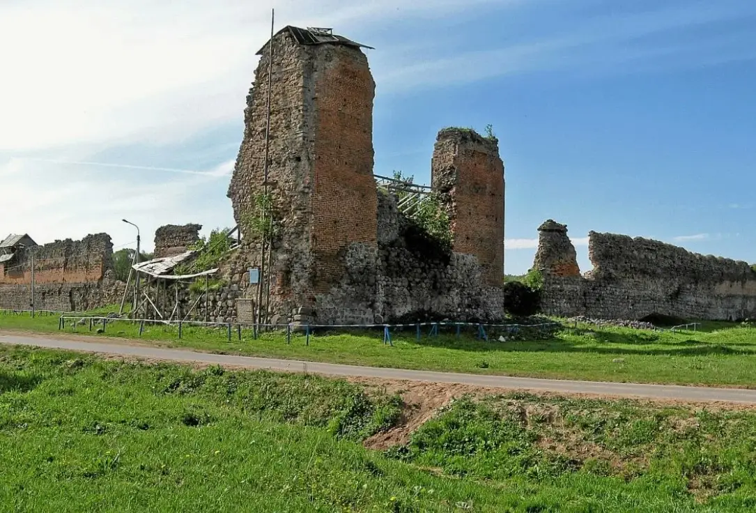 Кревский замок - Свадьба Ягайло и судьбоносные стены Кревский замок - Свадьба Ягайло и судьбоносные стены