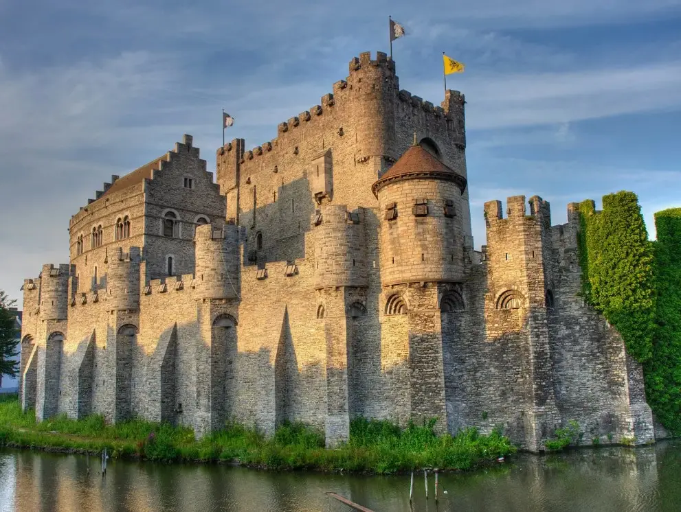 Мертвые и Живые замки - Почему одни сохранились, а другие – нет