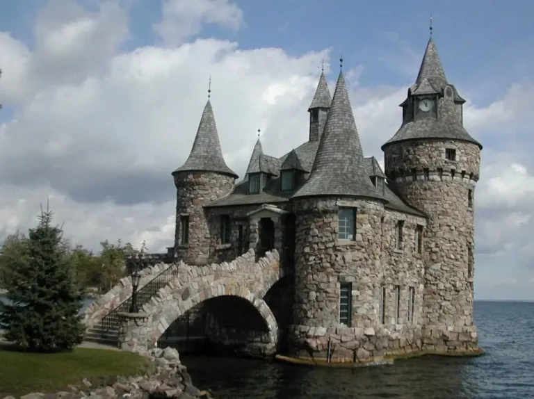 Мертвые и Живые замки - Почему одни сохранились, а другие – нет