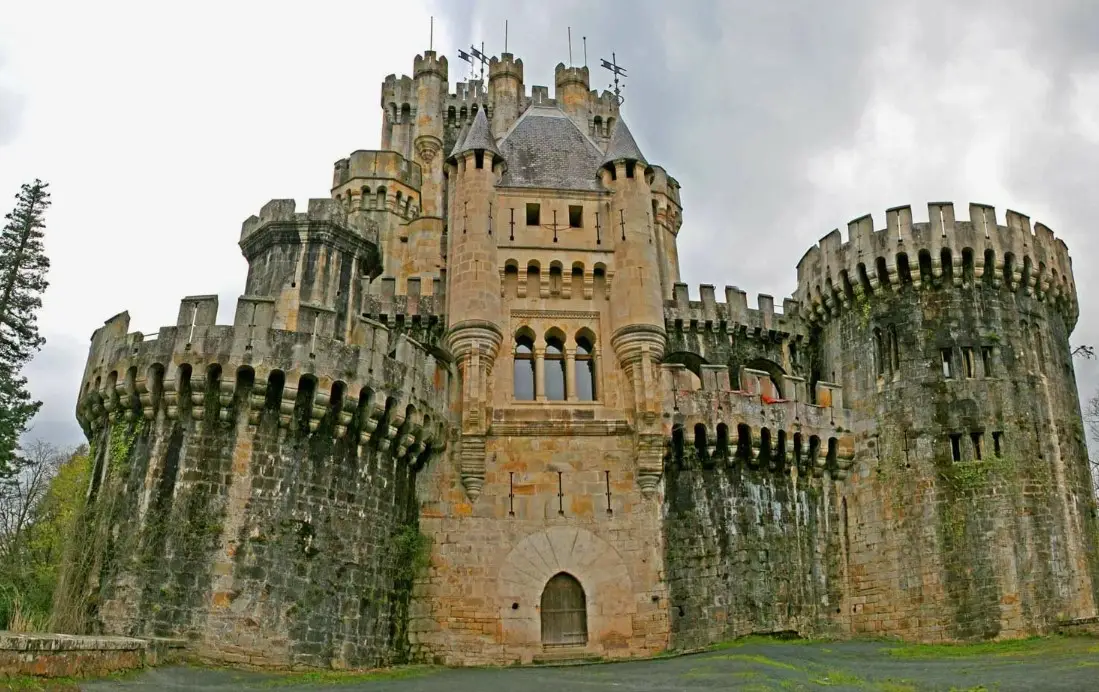 Мертвые и Живые замки - Почему одни сохранились, а другие – нет