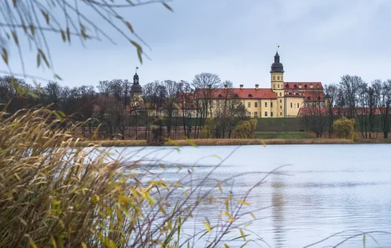 Несвижский замок - Где бродит призрак Чёрной дамы