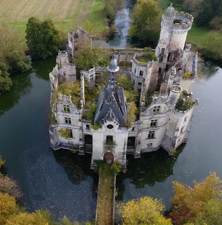 Почему разрушались замки - от войн до мести богов Почему разрушались замки - от войн до мести богов