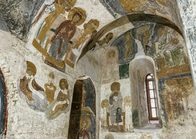 Спасо-Преображенская церковь в Полоцке - Фрески, хранящие 800 лет истории