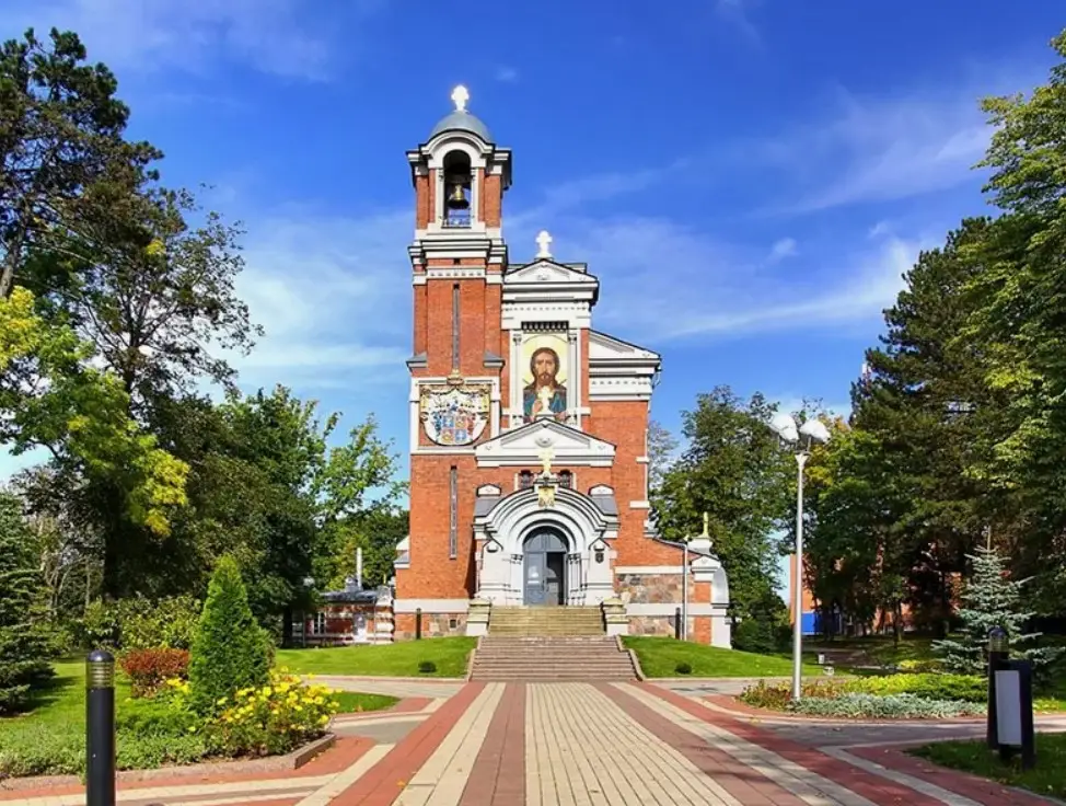 Троицкая церковь в Мирском замке - Храм под сенью великой твердыни