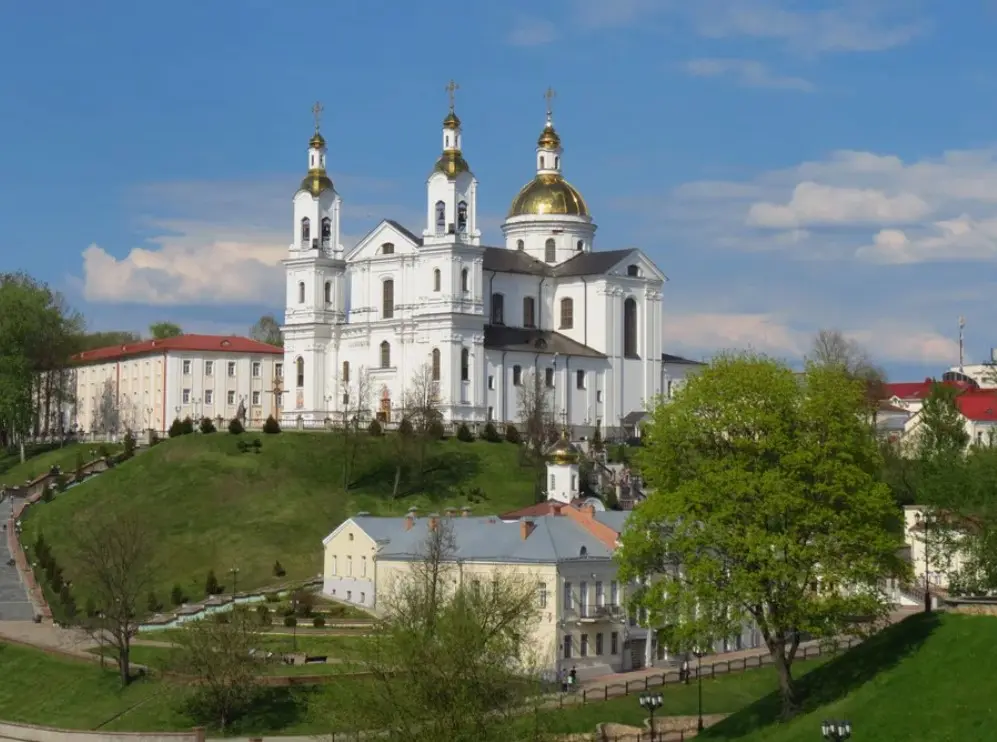 Успенский собор в Витебске - Возрожденная гордость над Западной Двиной. Успенский собор в Витебске - Возрожденная гордость над Западной Двиной.