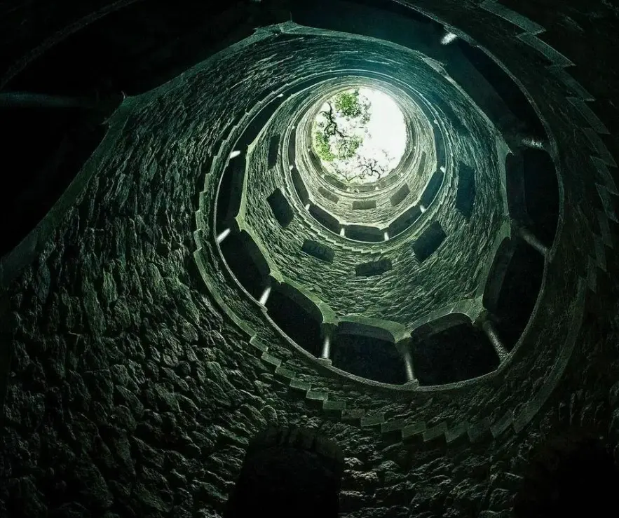 Замковые тайны - скрытые подземелья, колодцы и ловушки