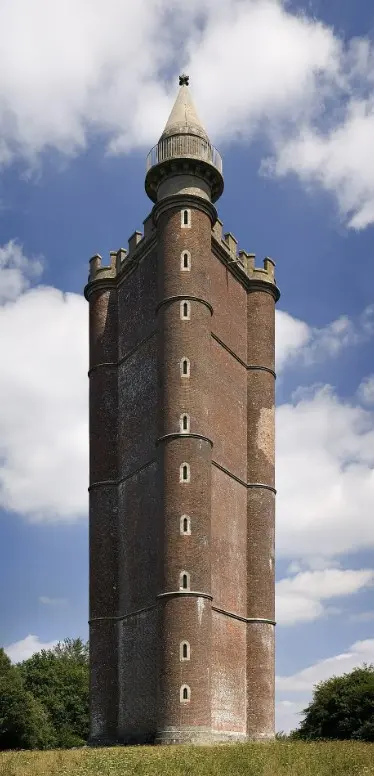 История одной башни - Символ стойкости и падения История одной башни - Символ стойкости и падения