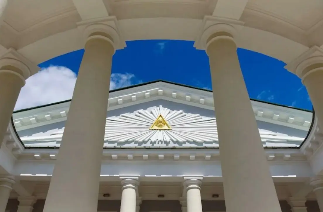 Тайные общества и масоны - Их след в архитектуре дворцов Тайные общества и масоны - Их след в архитектуре дворцов