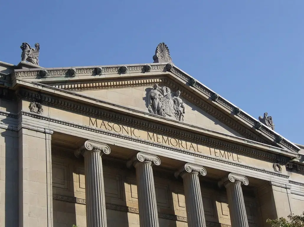 Тайные общества и масоны - Их след в архитектуре дворцов Тайные общества и масоны - Их след в архитектуре дворцов