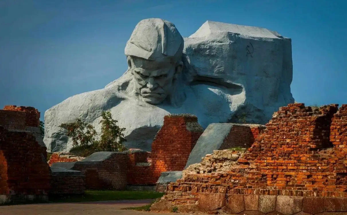 В Бресте история оживает на каждом шагу