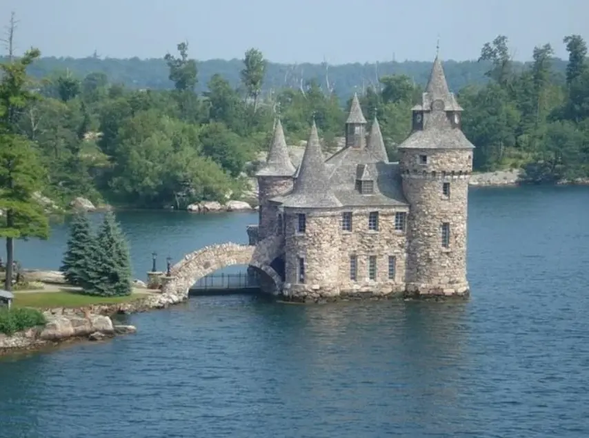 Замки и Вода - Болотные крепости и проклятия озер Замки и Вода - Болотные крепости и проклятия озер